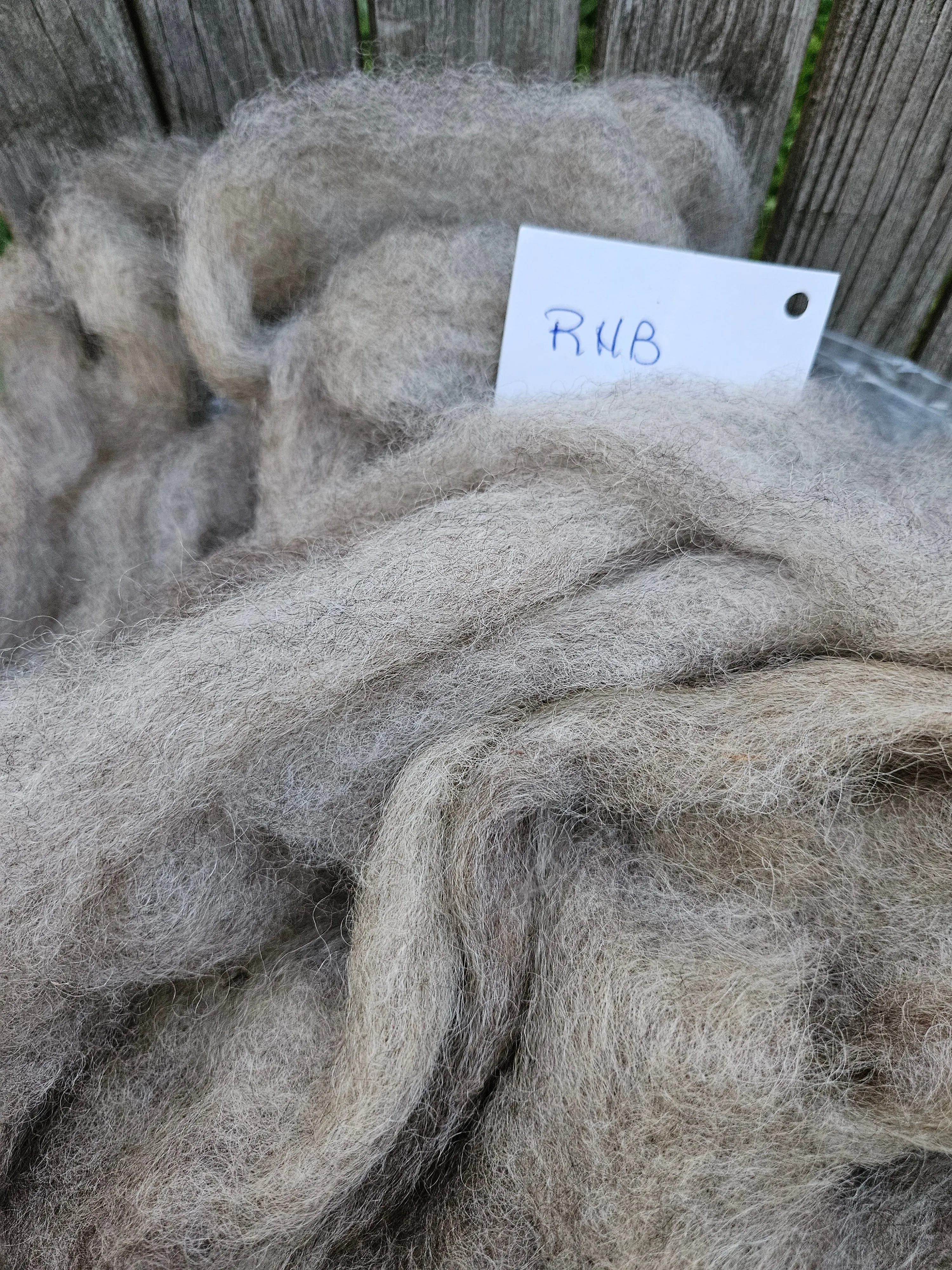 Roving Silver RHB-32 100% Romney - 10 ounce